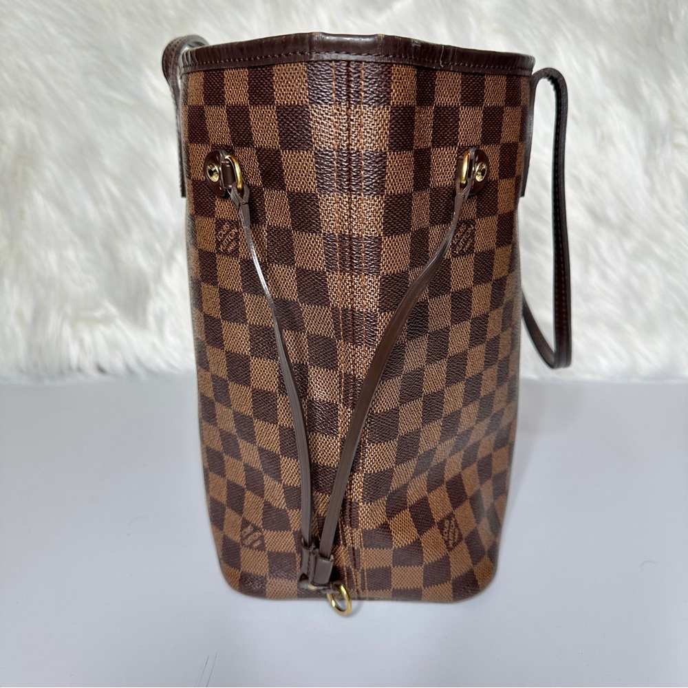 Louis Vuitton DE Neverfull MM Cherry Tote - Picture 4 of 16